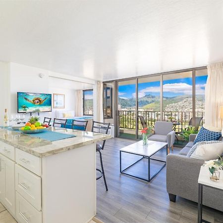 Waikiki Escapade Mountain Views Condo, Steps To Beach With Parking Perk Honolulu Esterno foto