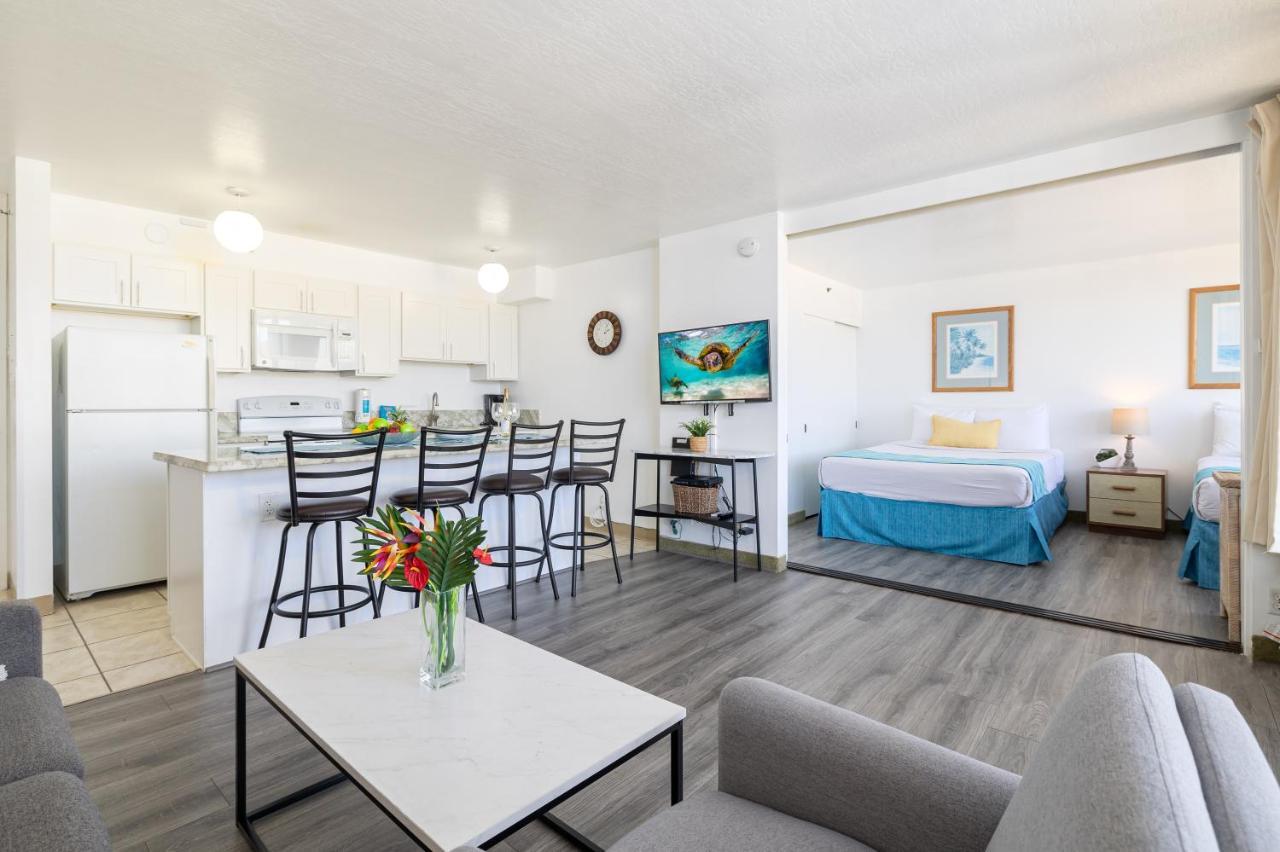 Waikiki Escapade Mountain Views Condo, Steps To Beach With Parking Perk Honolulu Esterno foto