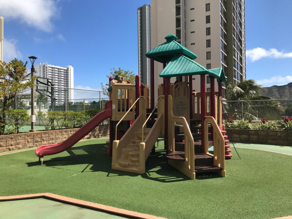 Waikiki Escapade Mountain Views Condo, Steps To Beach With Parking Perk Honolulu Esterno foto