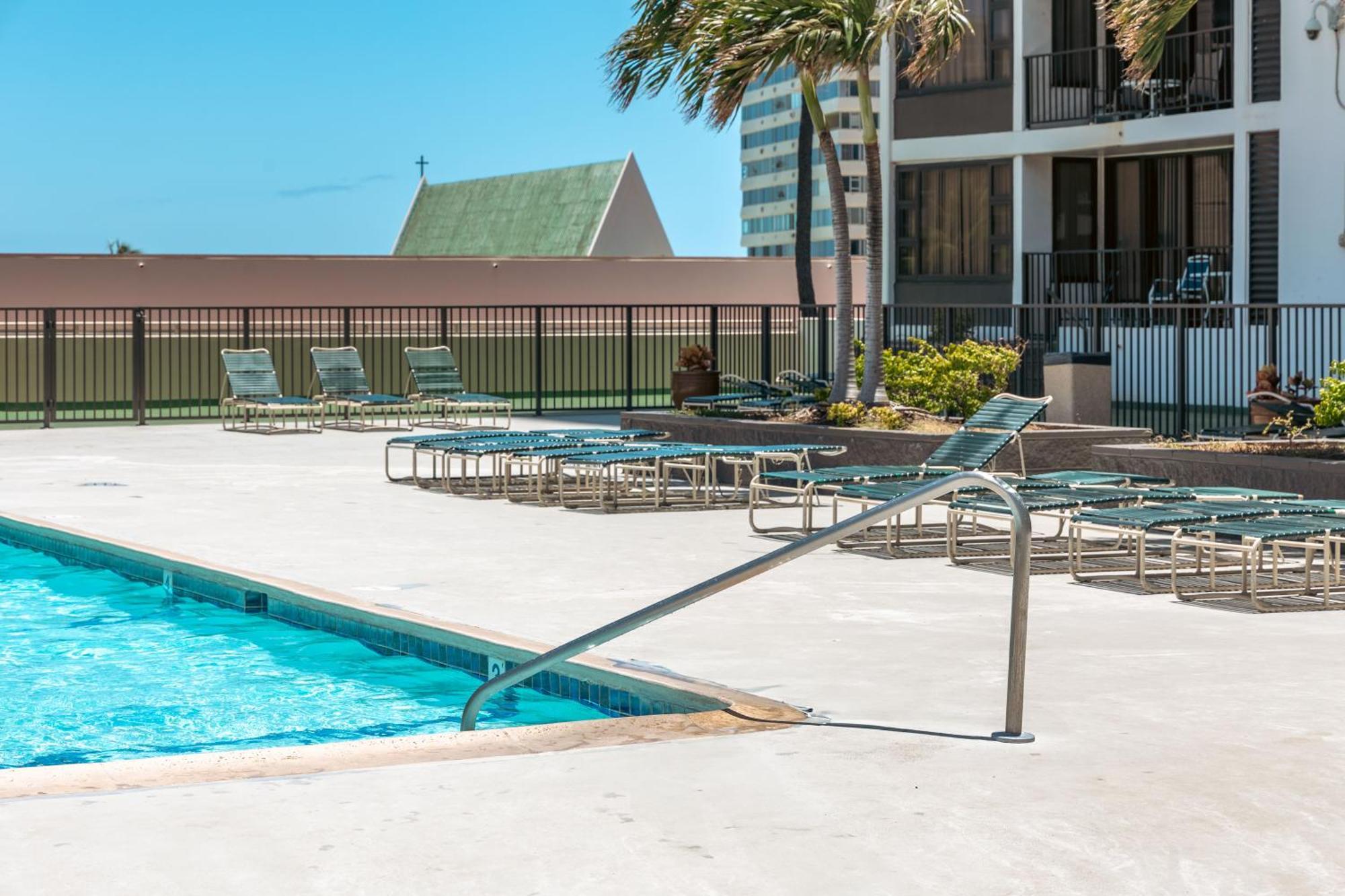Waikiki Escapade Mountain Views Condo, Steps To Beach With Parking Perk Honolulu Esterno foto