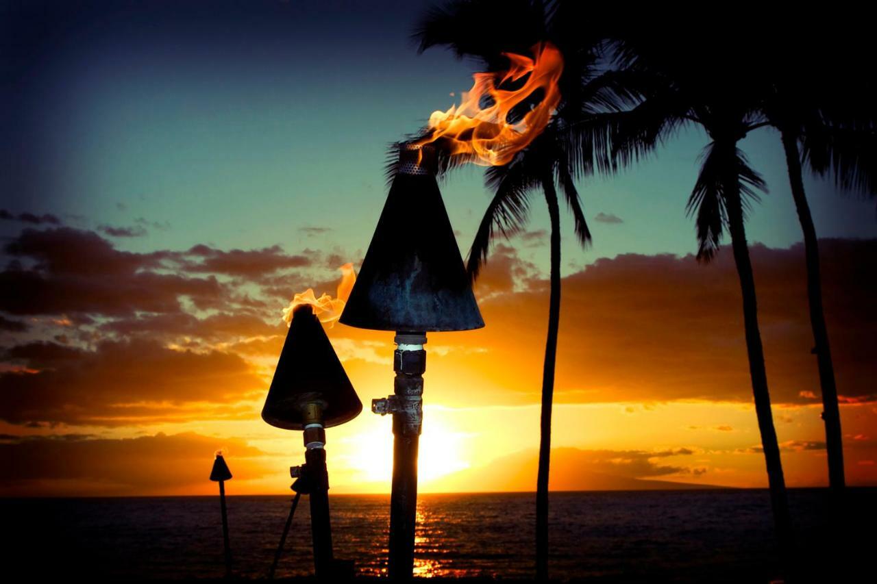 Waikiki Escapade Mountain Views Condo, Steps To Beach With Parking Perk Honolulu Esterno foto